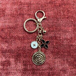 New SPIRAL CLOVER Bag Charm 🍀